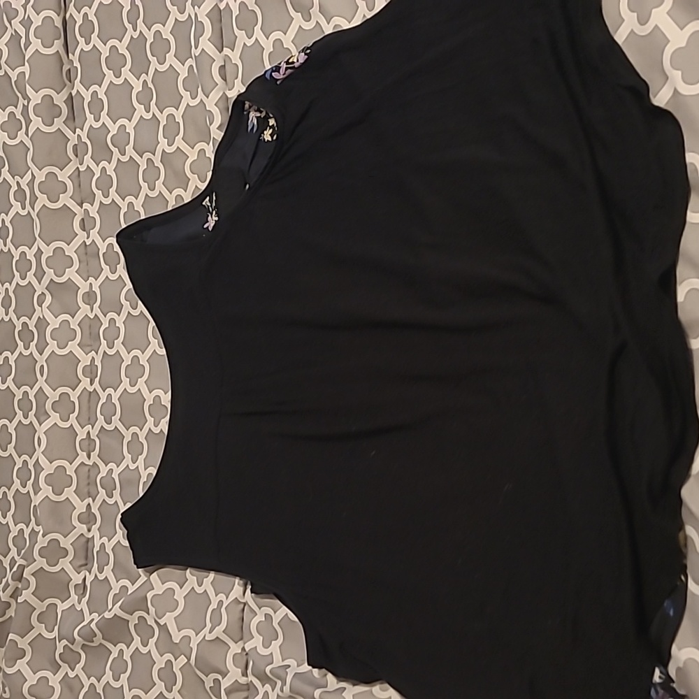 short sleeve blouse - Picture 3 of 3